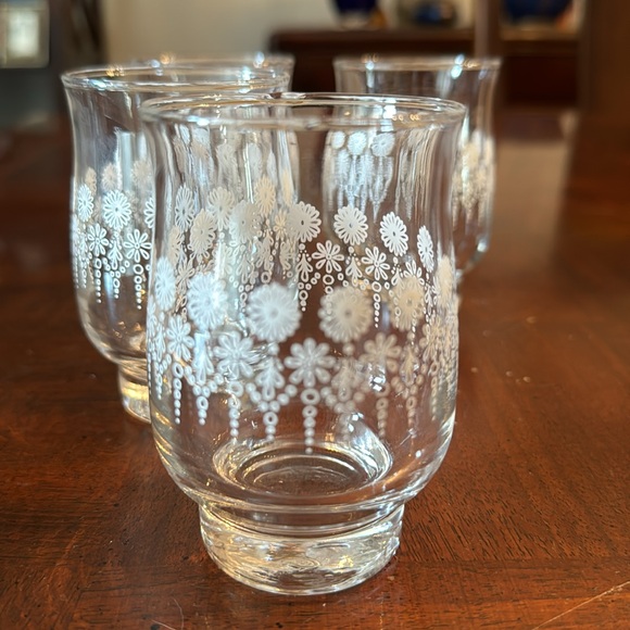 70's Vintage Set of 4 Dominion Glass Floral White and Clear Kitchen Glasses Bar - Picture 3 of 6